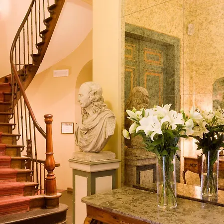 Martin's Relais